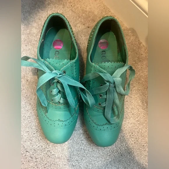 ModCloth dance instead of walking heel Size 6 - Picture 2 of 7